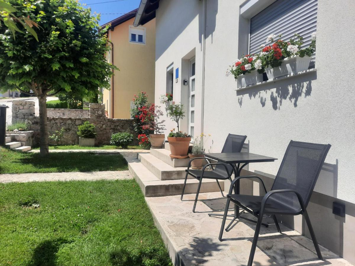 Studio Apartman Marta Korenica Exterior foto